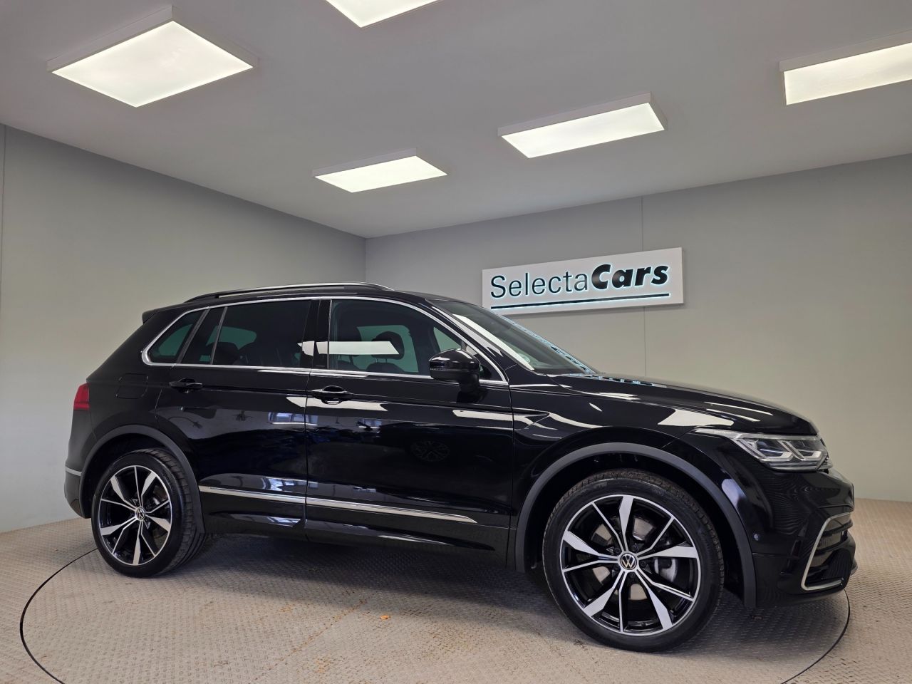 2023 VOLKSWAGEN TIGUAN for sale