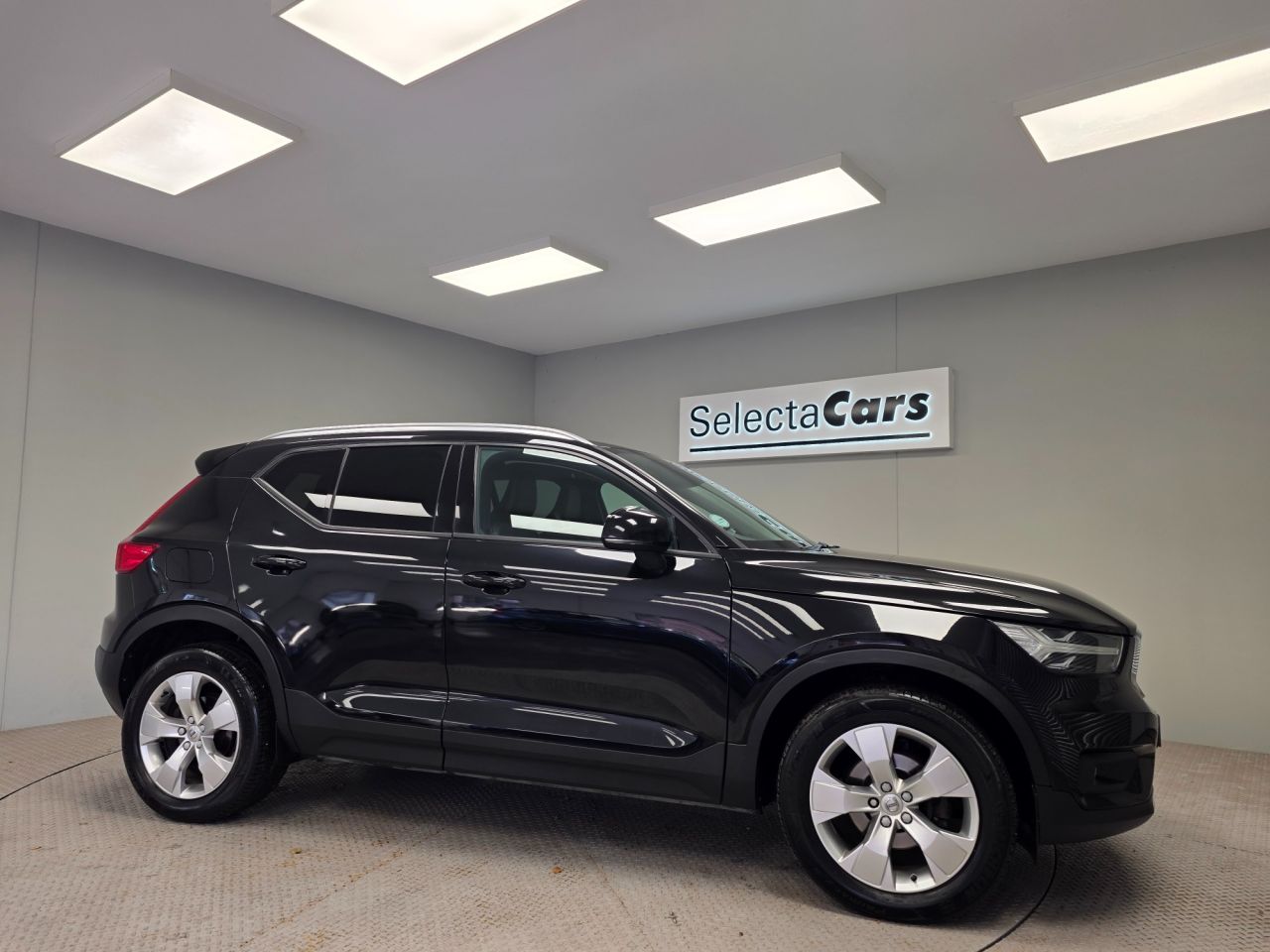 2019 VOLVO XC40 for sale