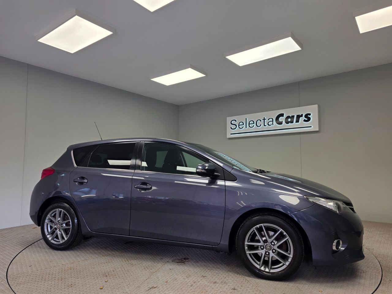 2015 TOYOTA AURIS for sale