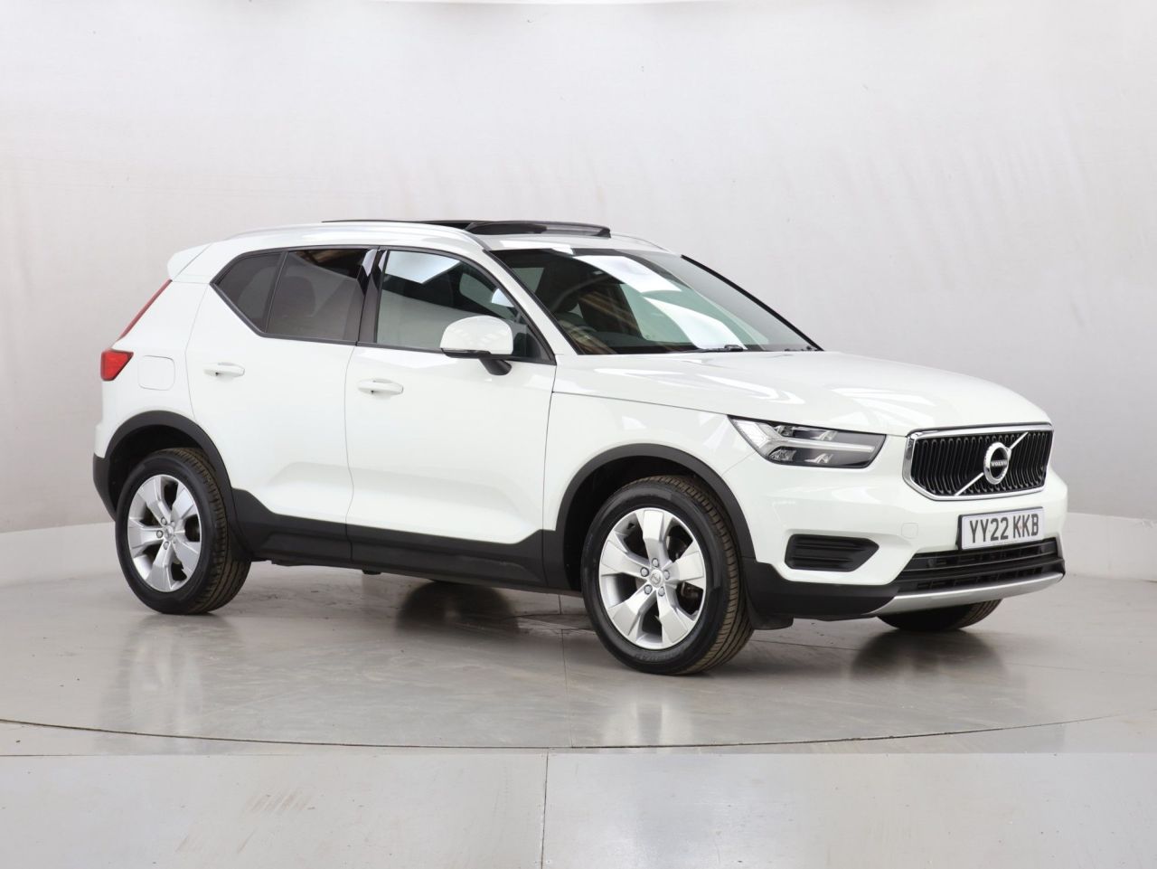 2022 VOLVO XC40 for sale