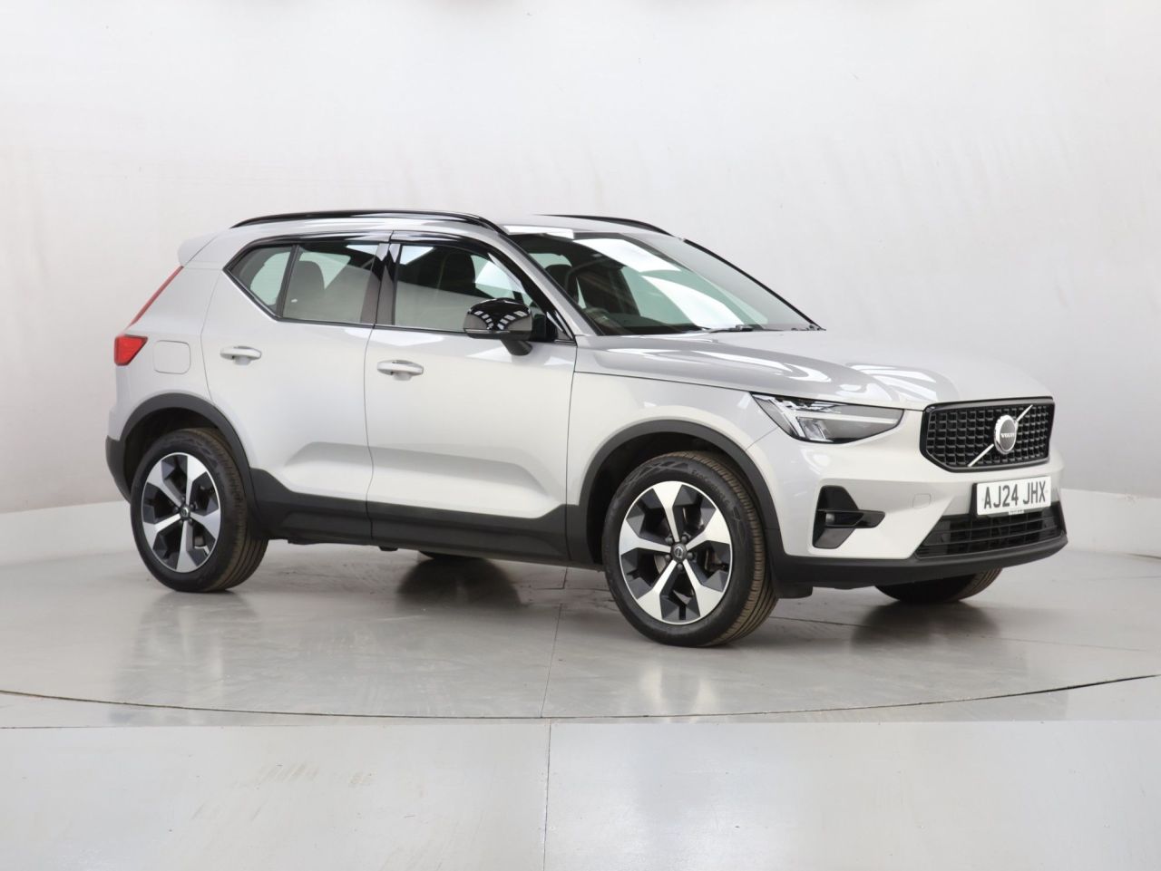 2024 VOLVO XC40 for sale