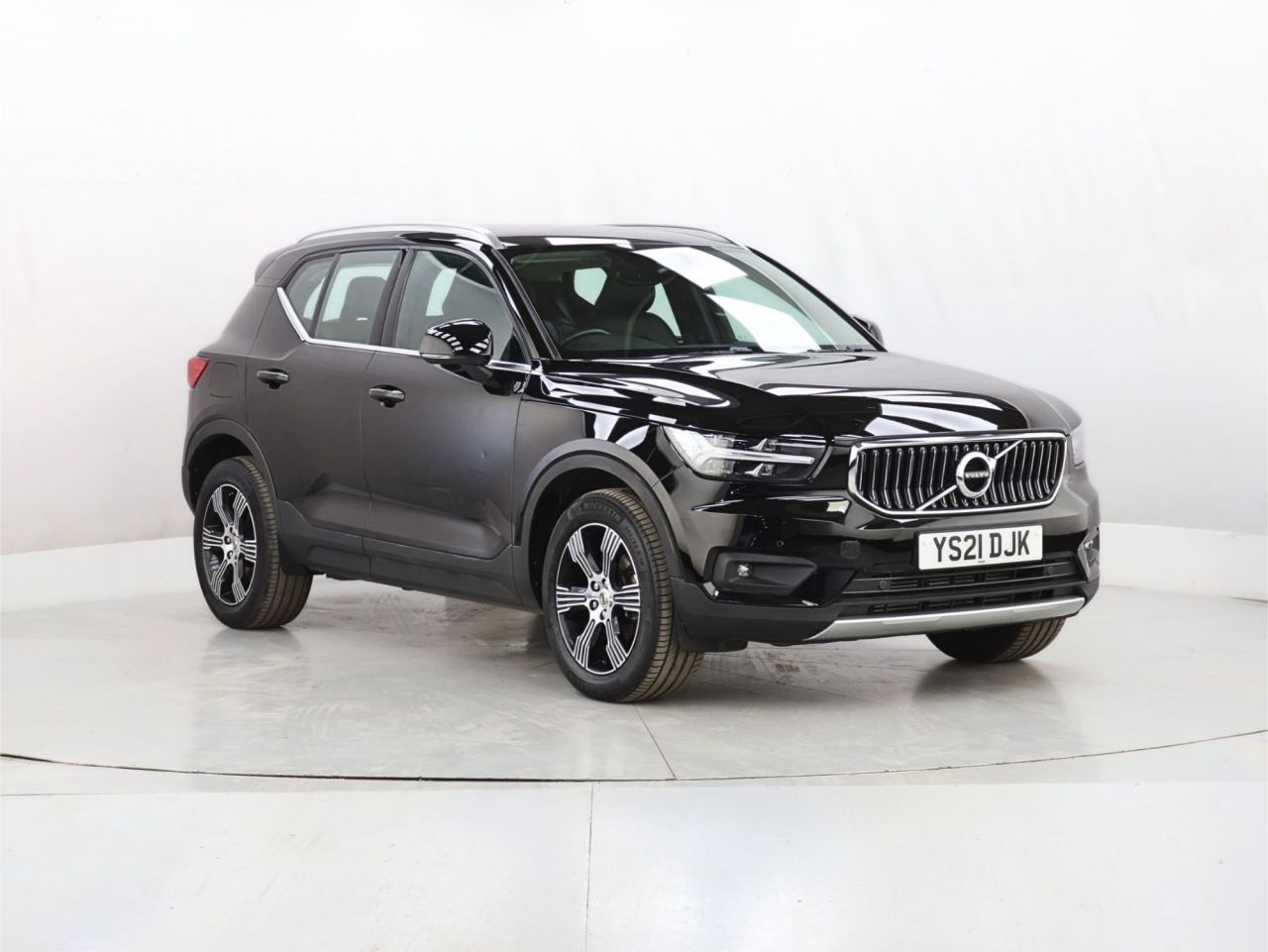 2021 VOLVO XC40 for sale