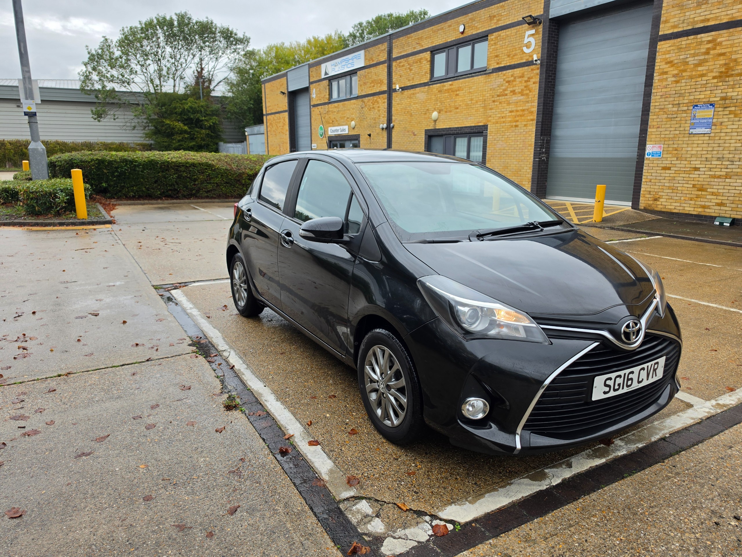2016 TOYOTA YARIS for sale