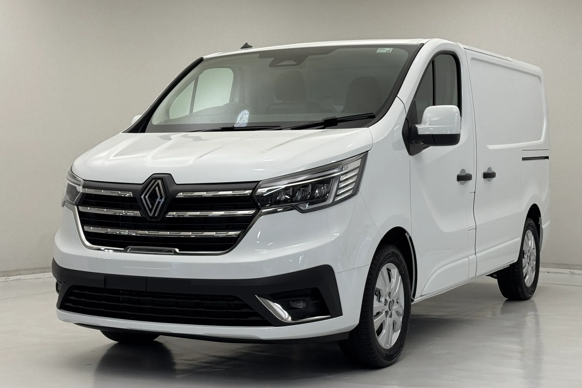 2025 RENAULT TRAFIC for sale
