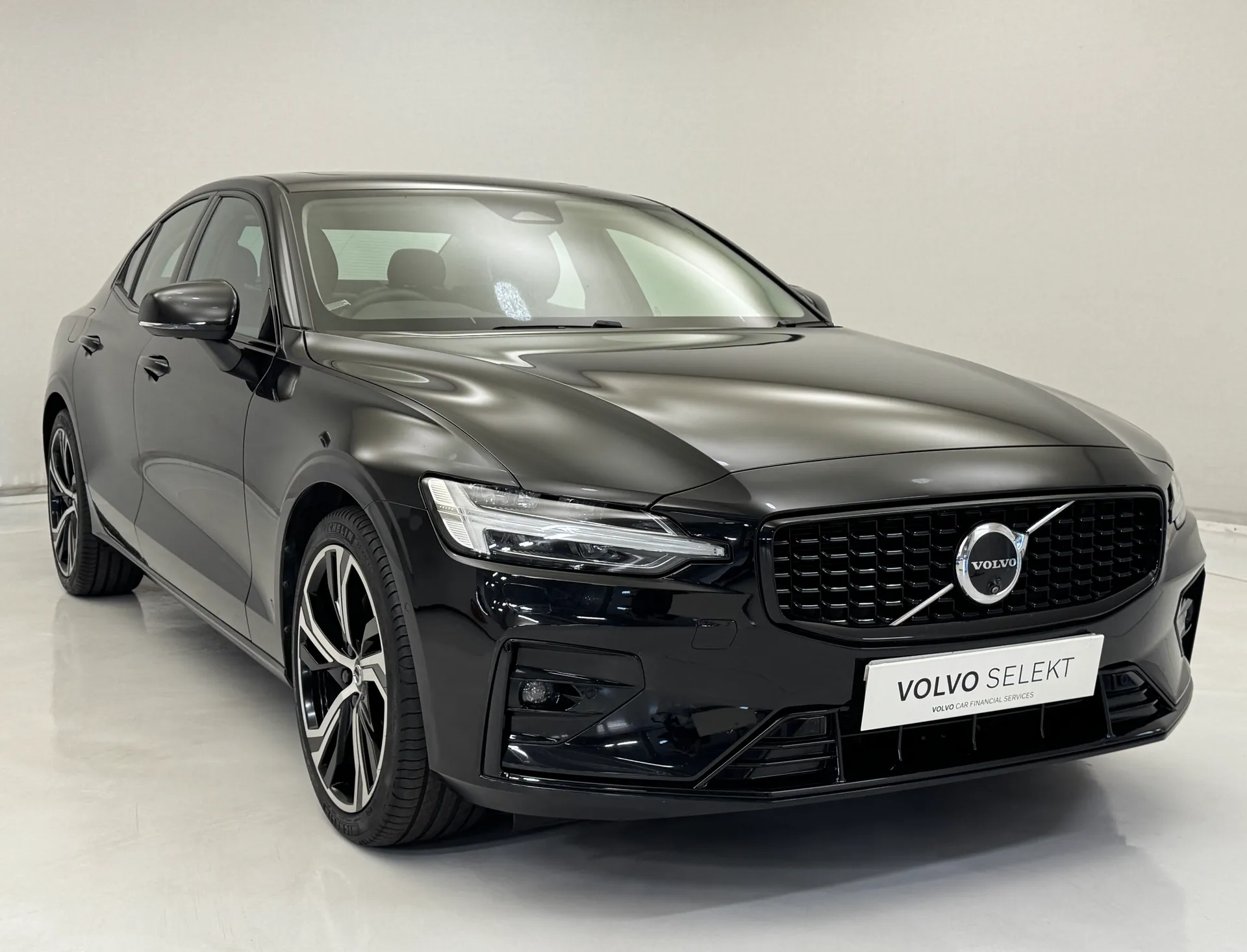 2023 VOLVO S60 for sale