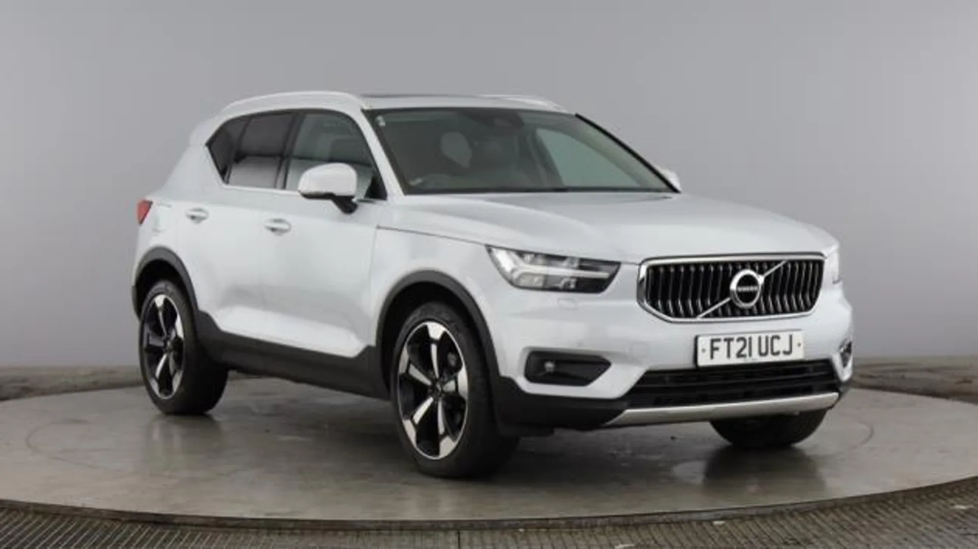 2021 VOLVO XC40 for sale