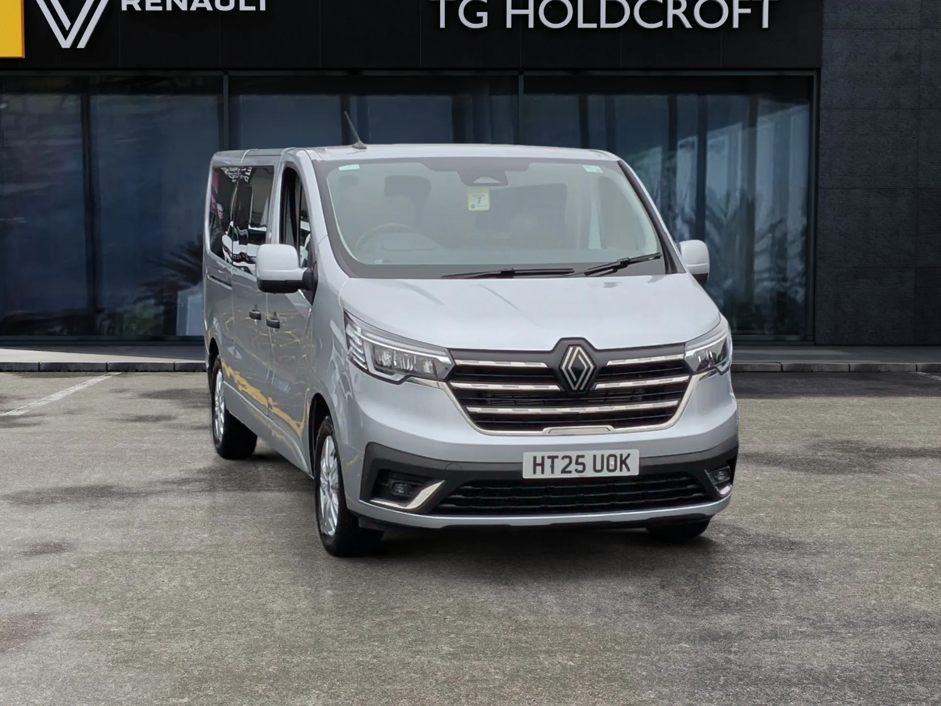 2025 RENAULT TRAFIC for sale