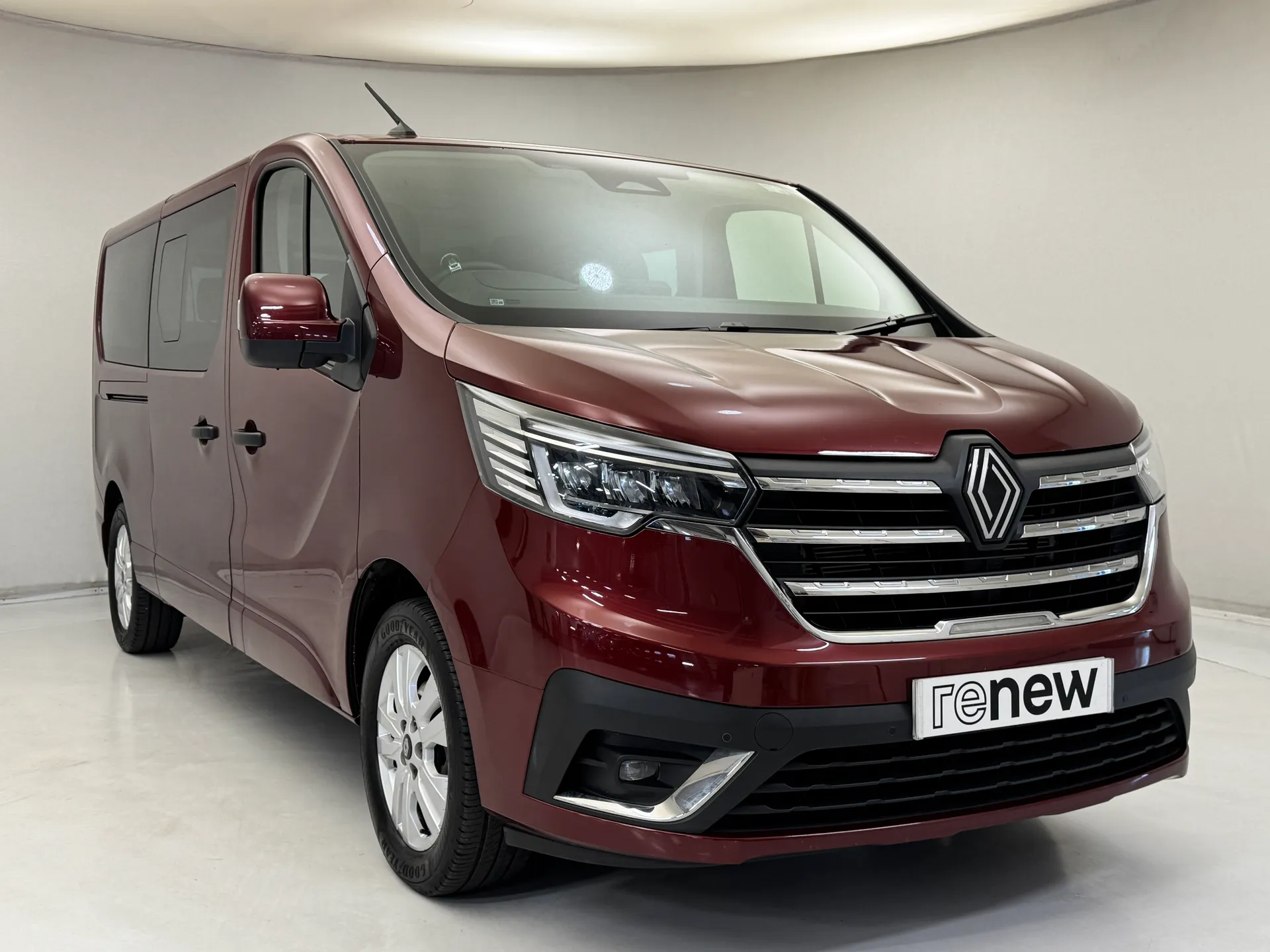 2025 RENAULT TRAFIC for sale