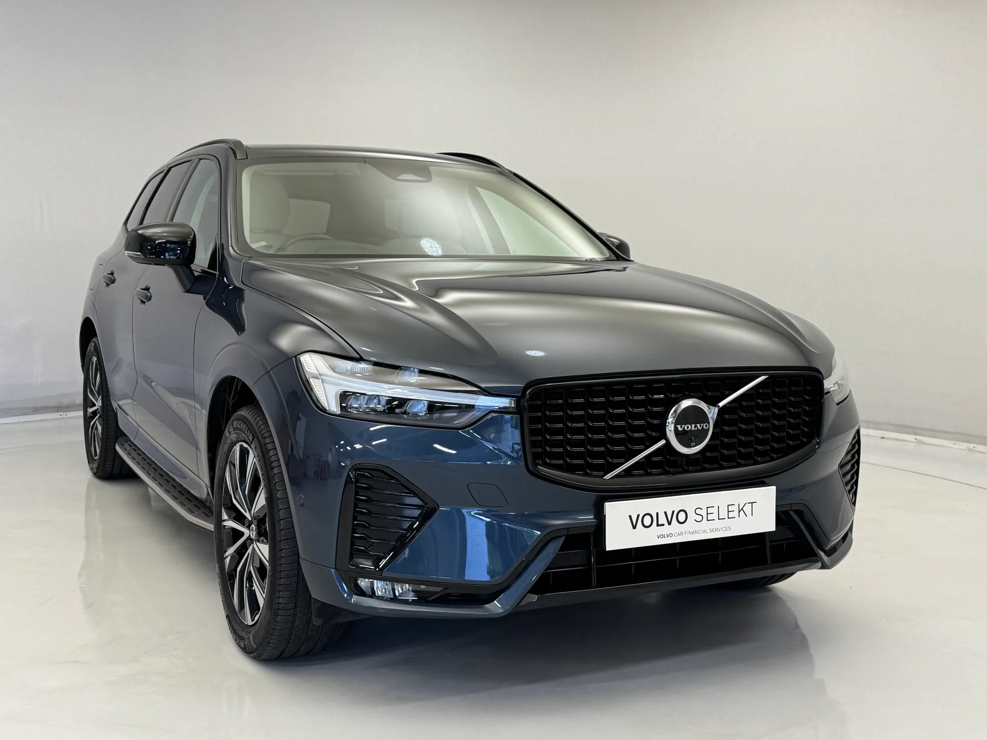 2024 VOLVO XC60 for sale