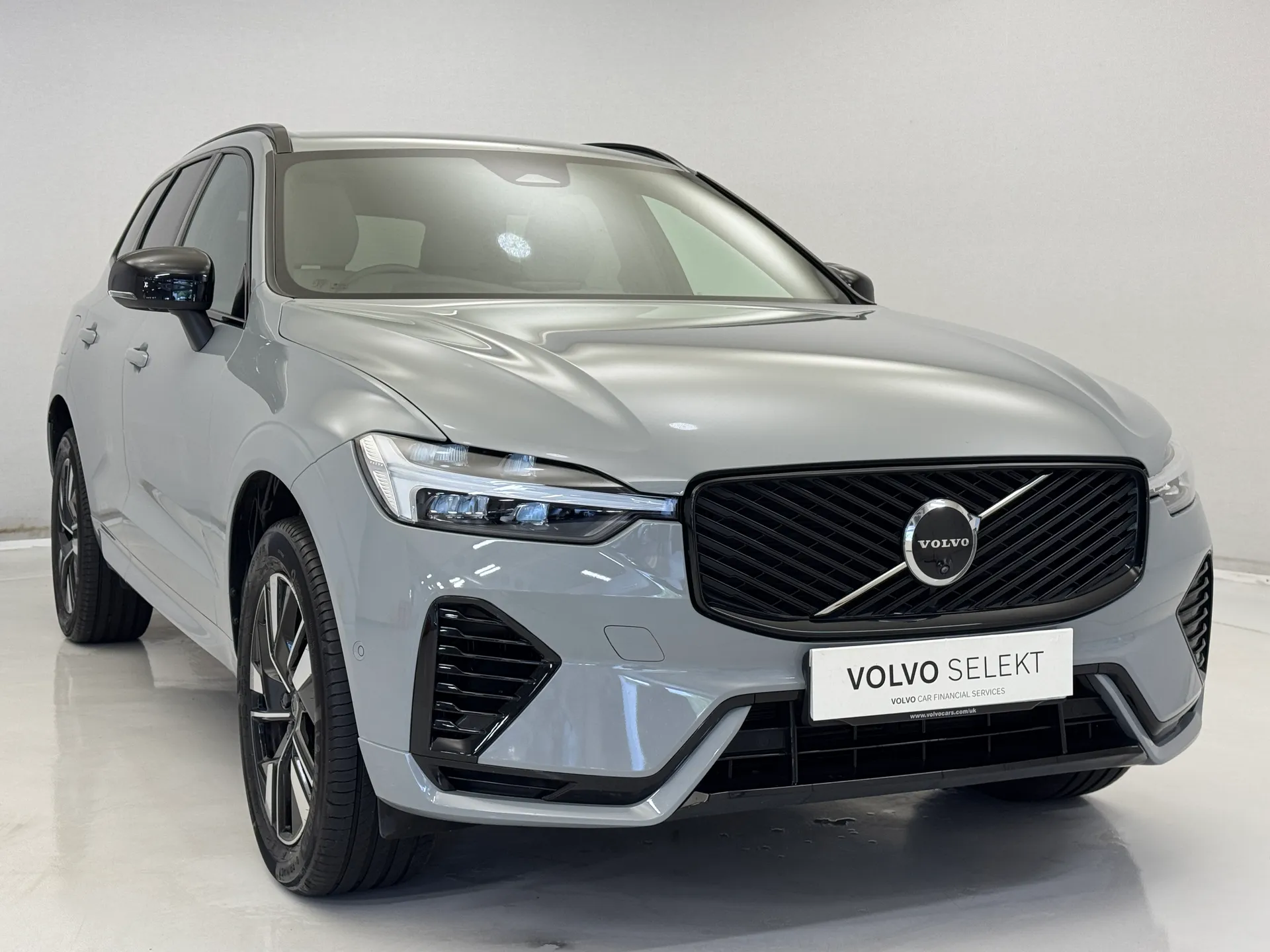 2025 VOLVO XC60 for sale