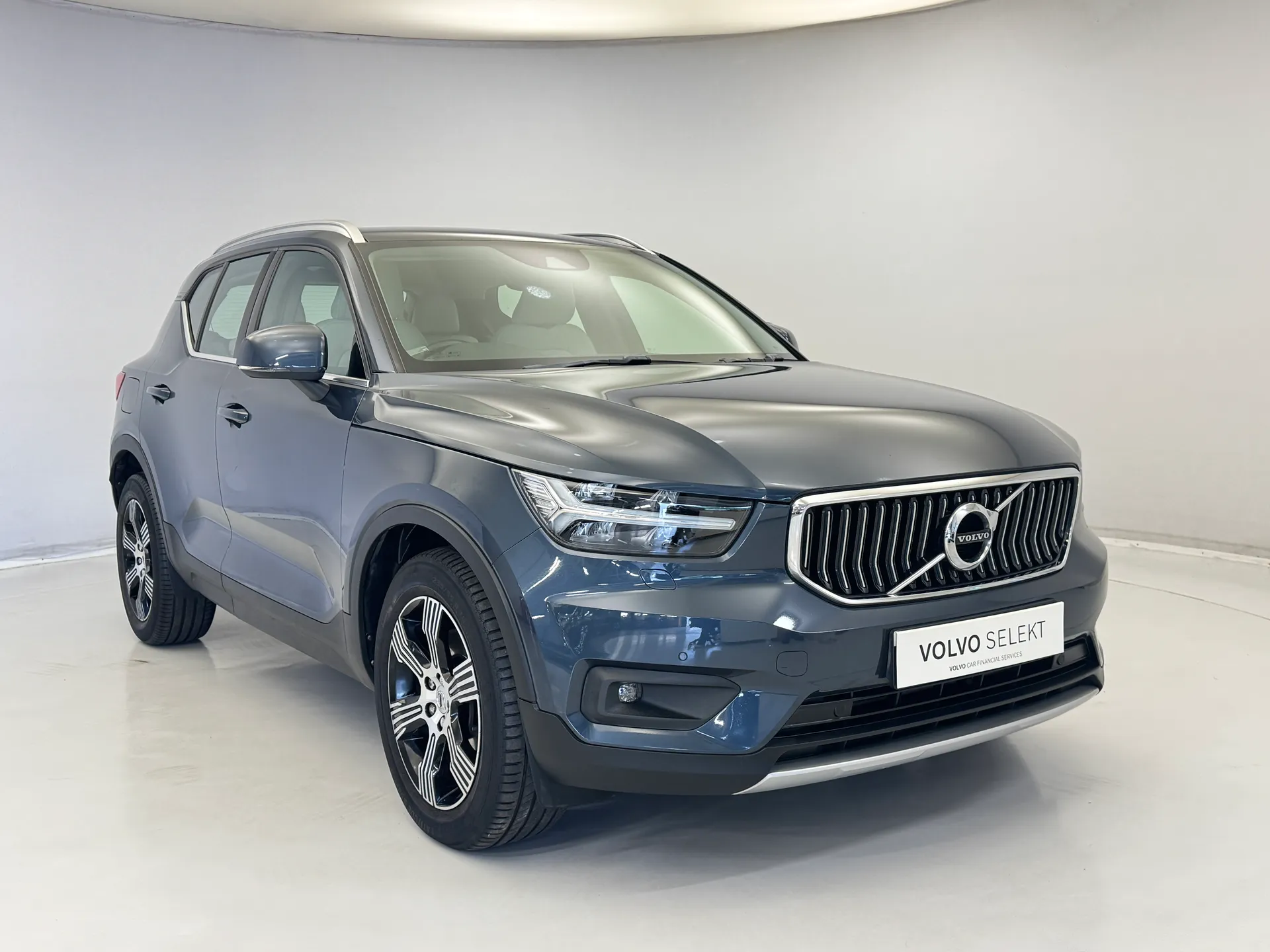 2019 VOLVO XC40 for sale