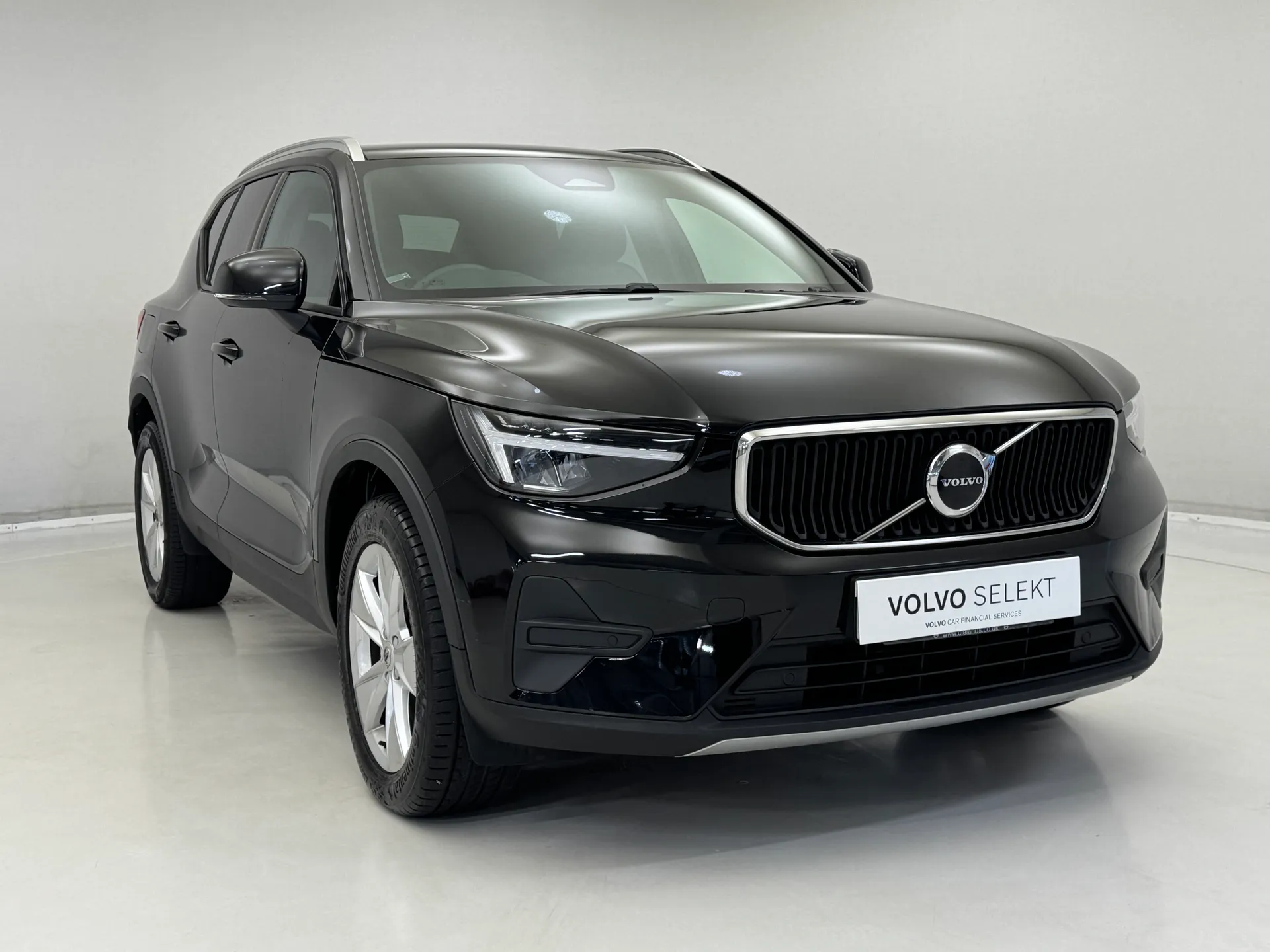 2022 VOLVO XC40 for sale