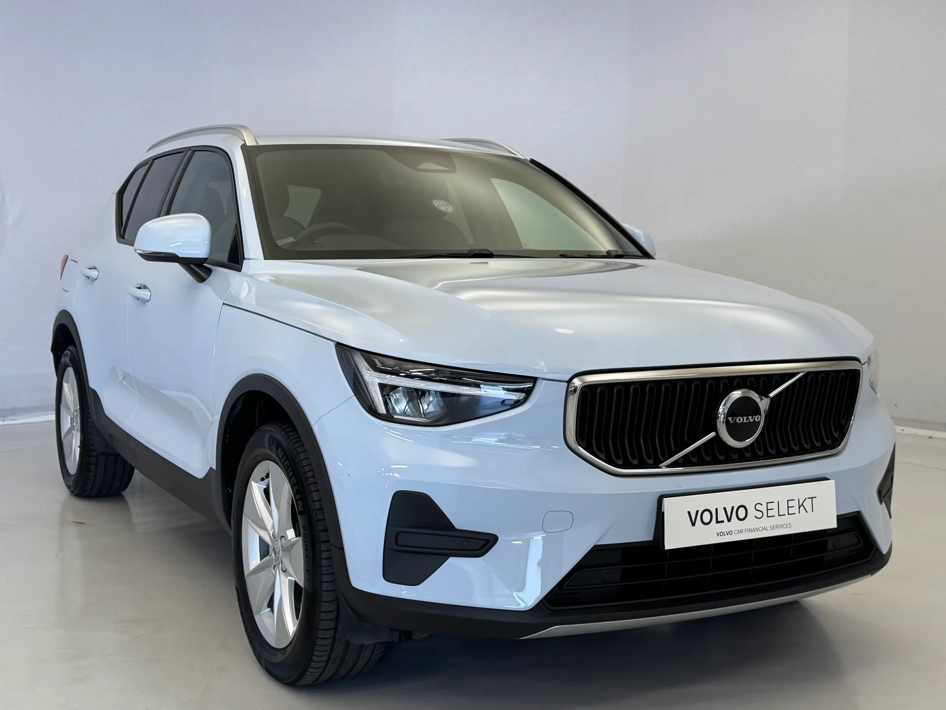 2024 VOLVO XC40 for sale