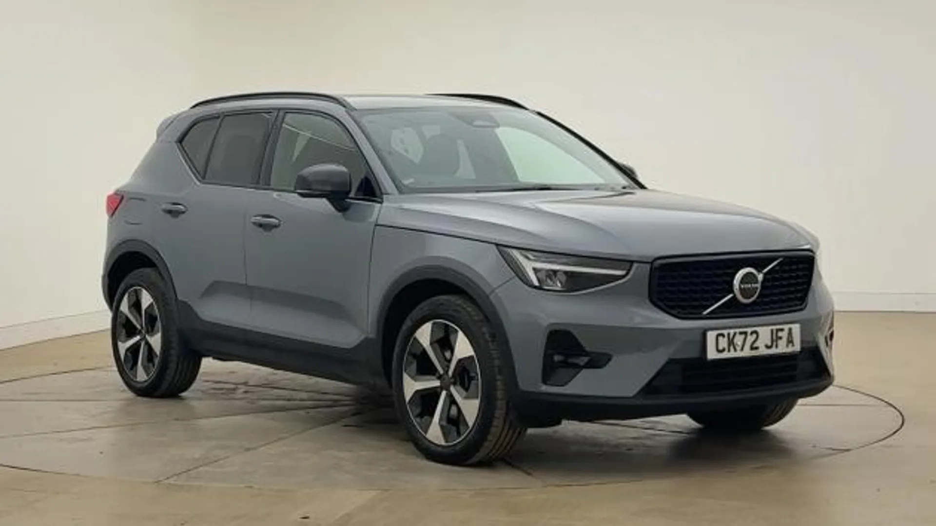 2022 VOLVO XC40 for sale