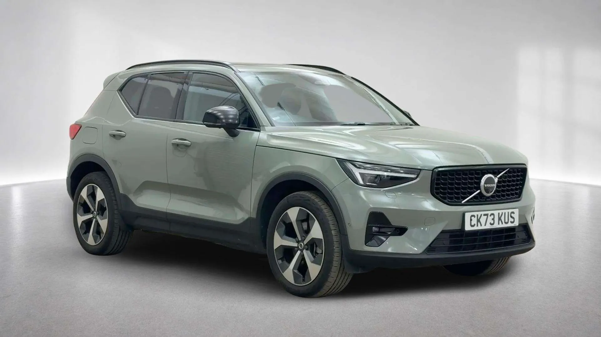 2023 VOLVO XC40 for sale
