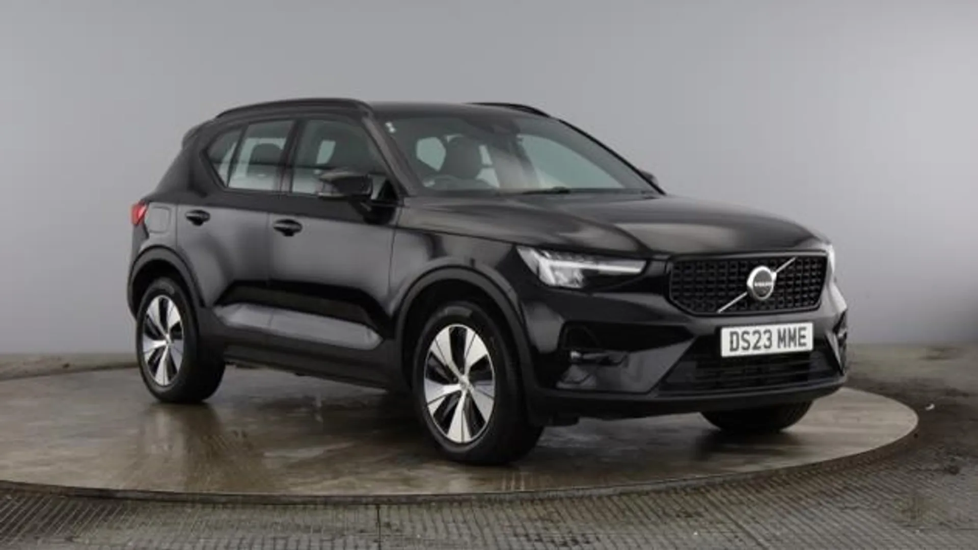 2023 VOLVO XC40 for sale
