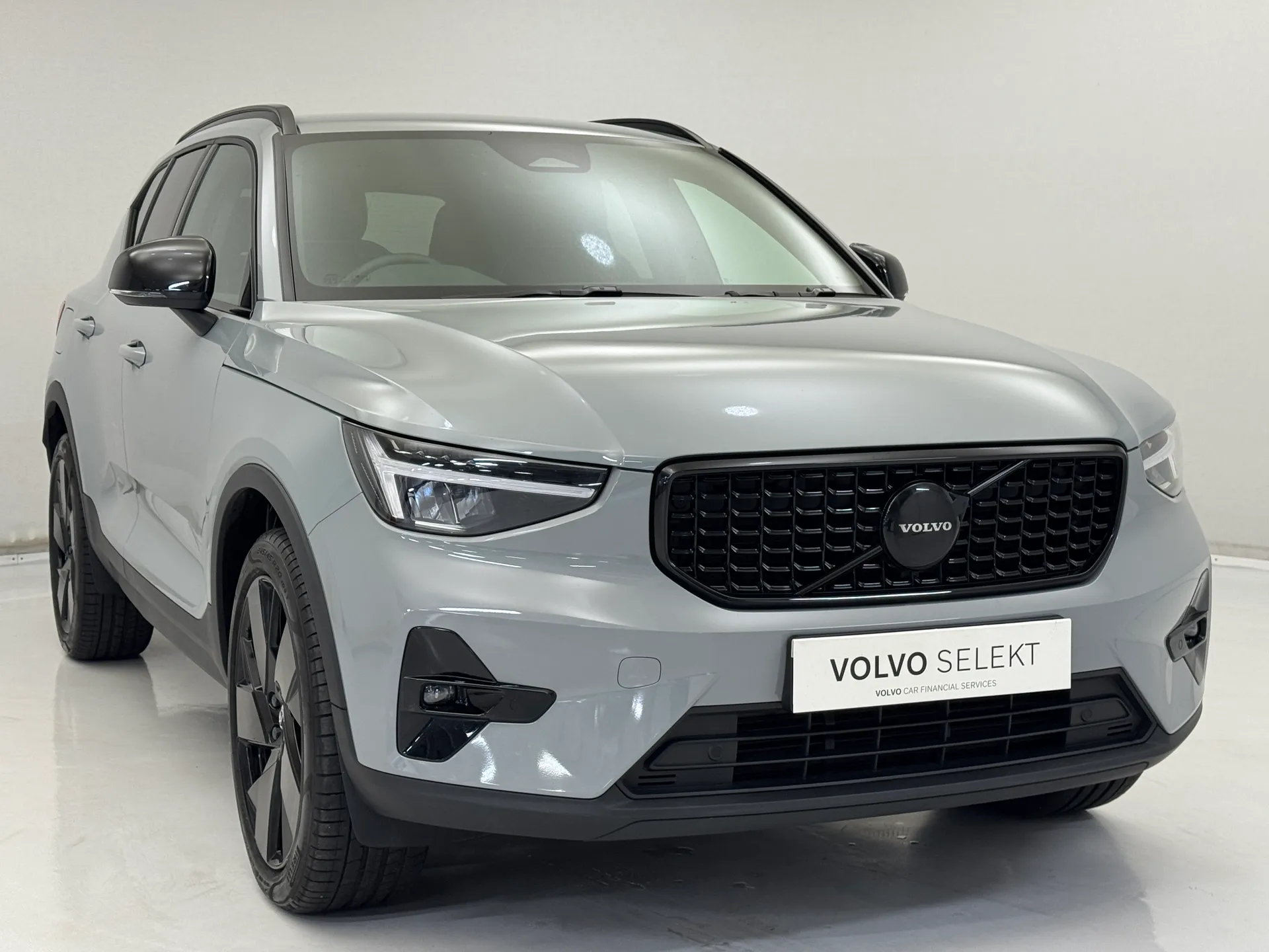 2026 VOLVO XC40 for sale