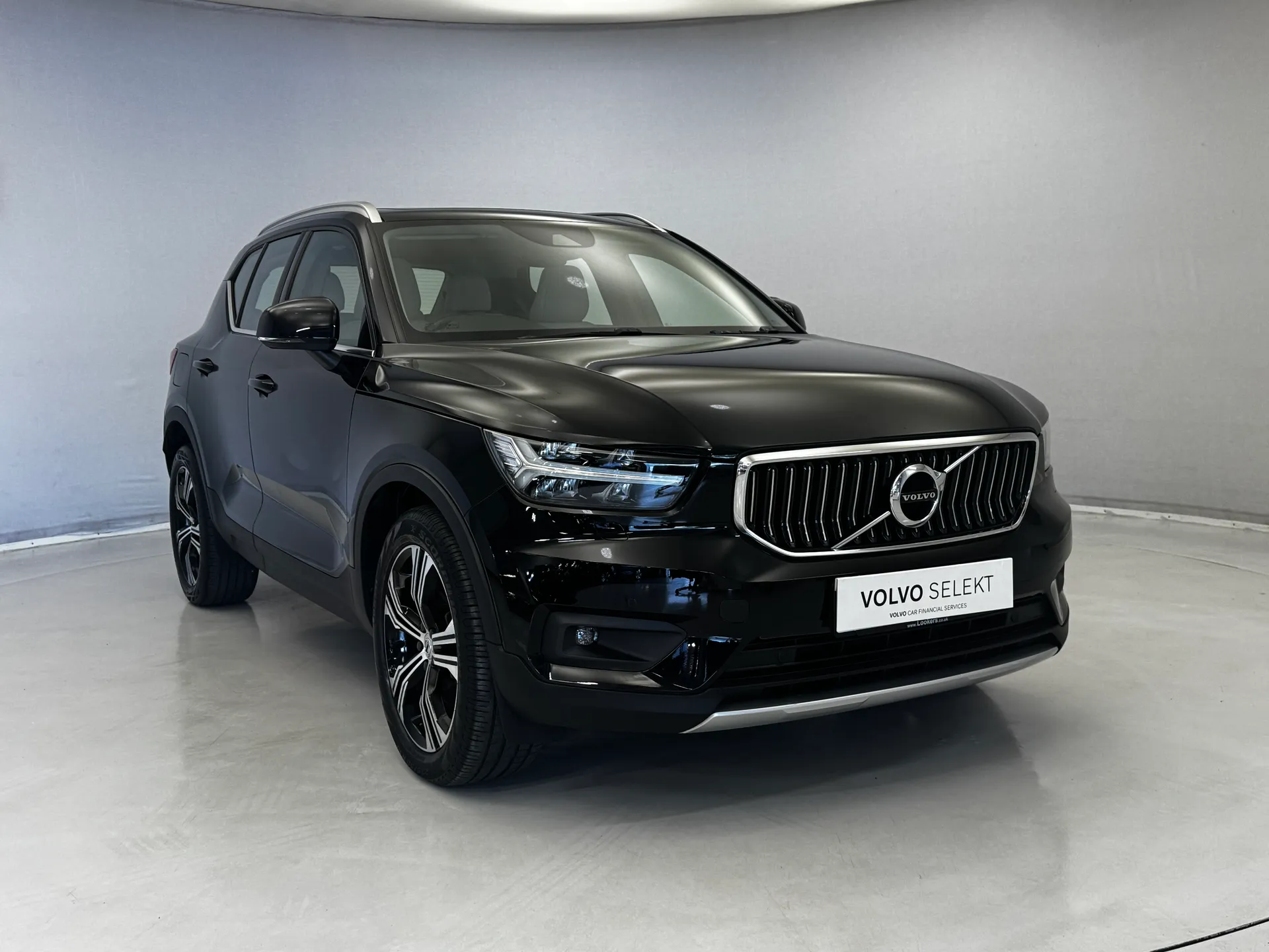 2020 VOLVO XC40 for sale