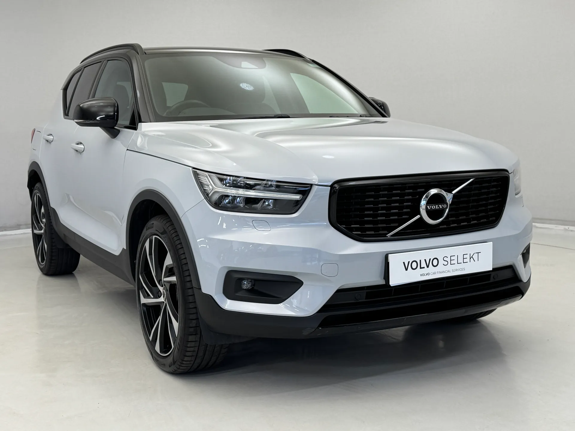 2020 VOLVO XC40 for sale