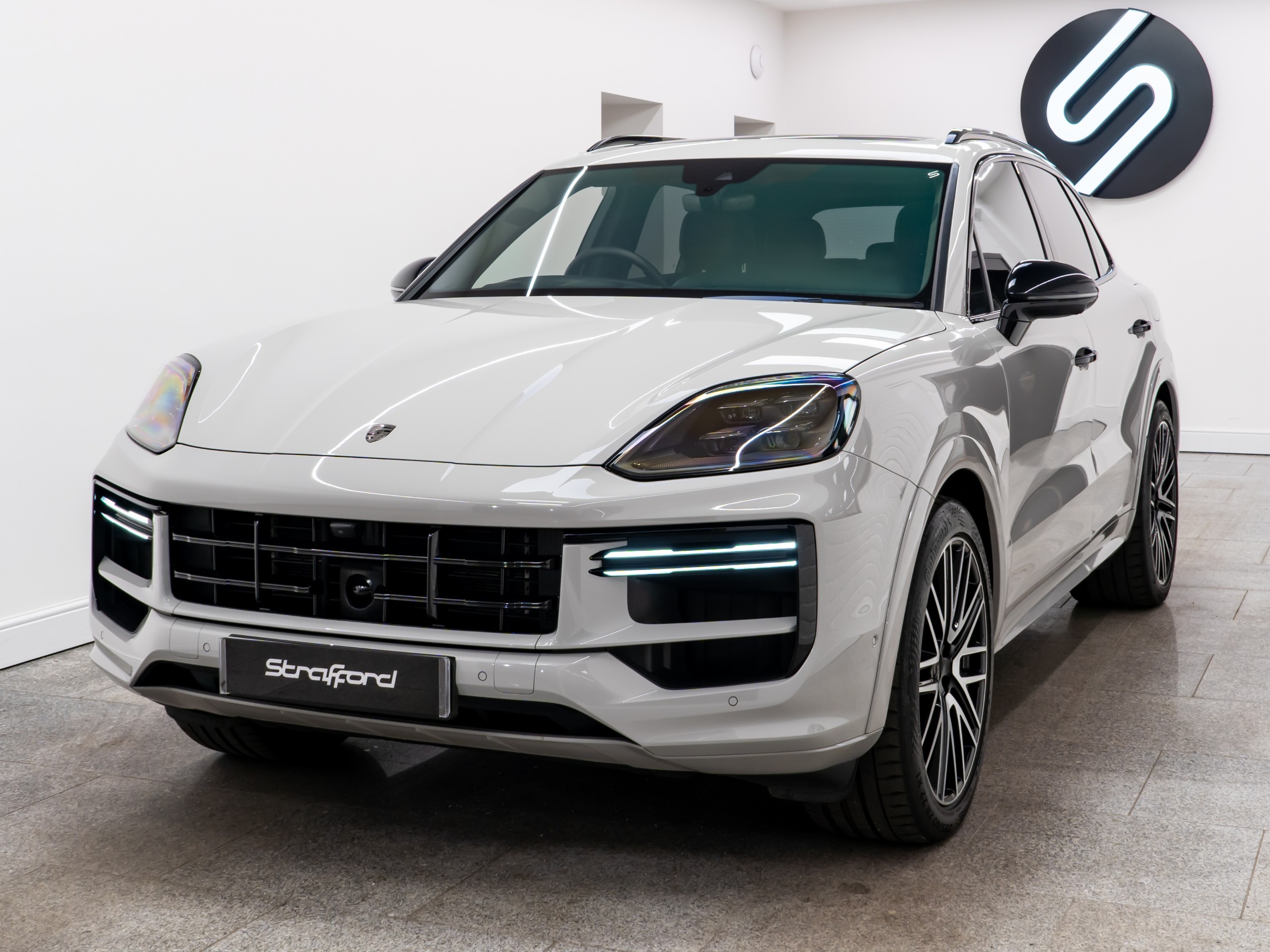 2024 PORSCHE CAYENNE for sale