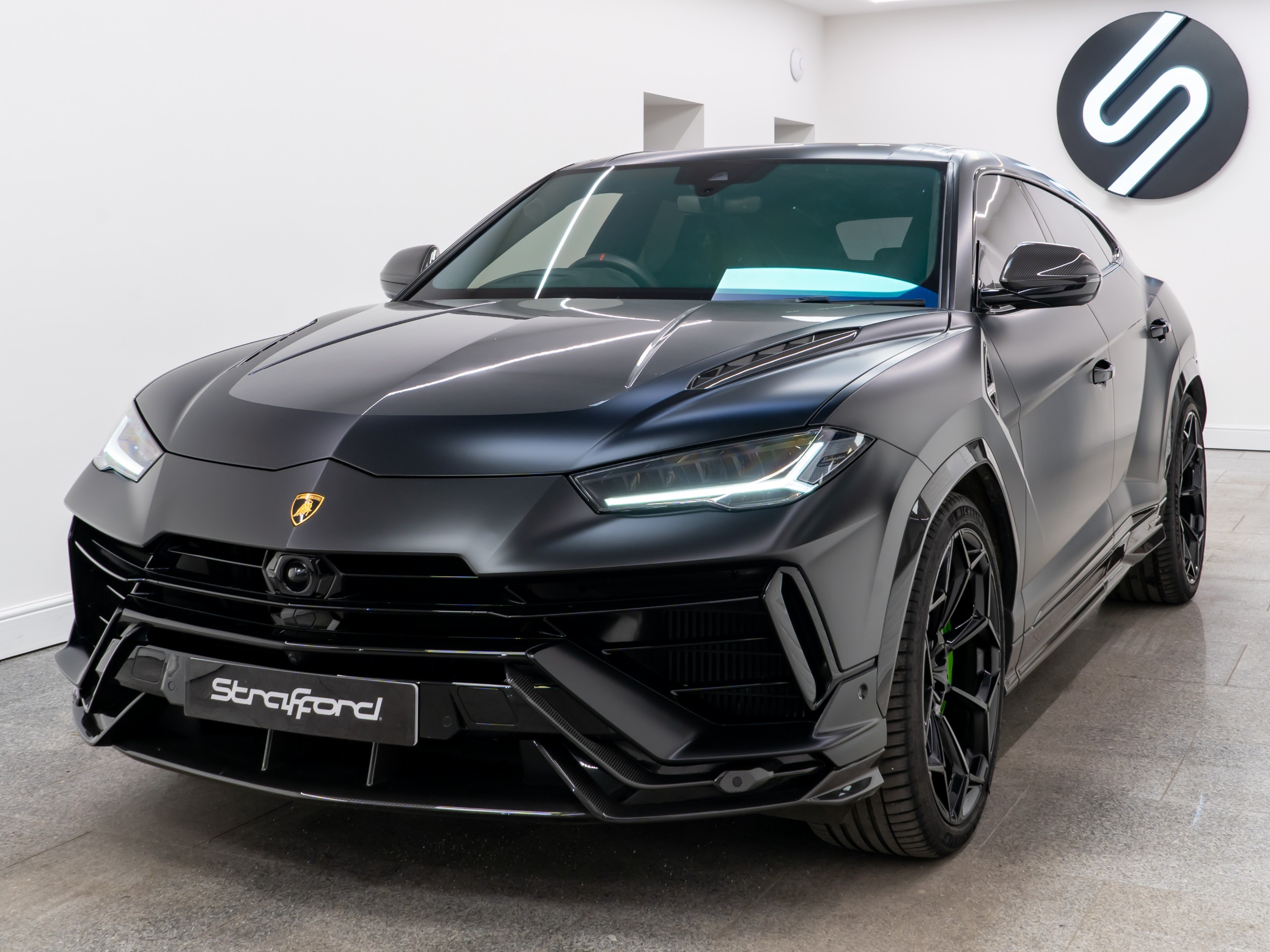 2023 LAMBORGHINI URUS for sale