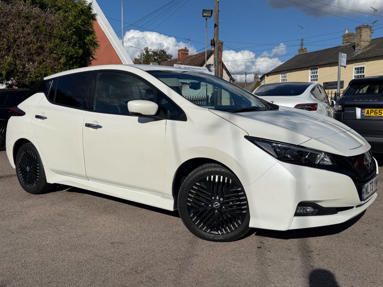 2023 NISSAN LEAF for sale