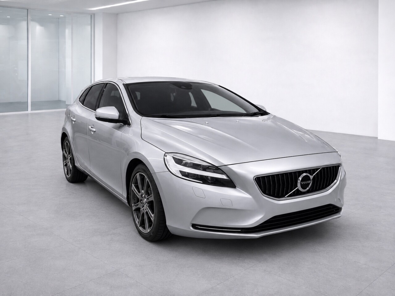 2018 VOLVO V40 for sale