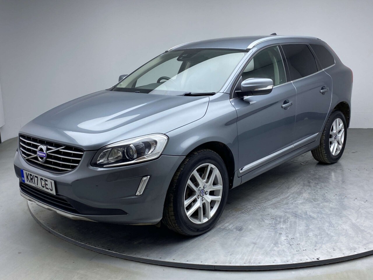 2017 VOLVO XC60 for sale