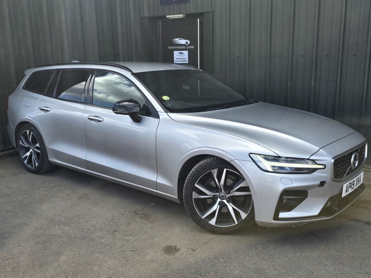 2019 VOLVO V60 for sale