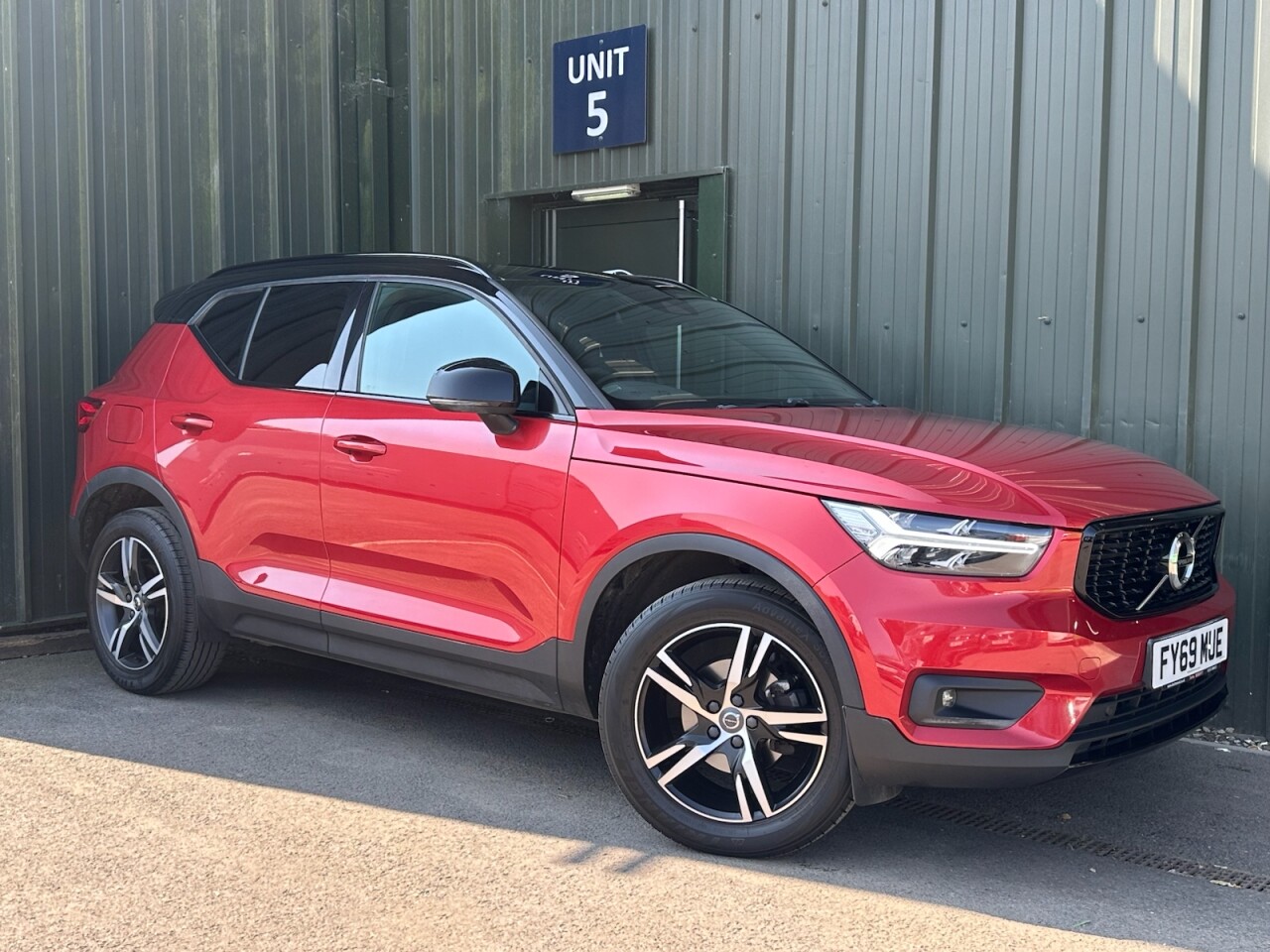 2019 VOLVO XC40 for sale