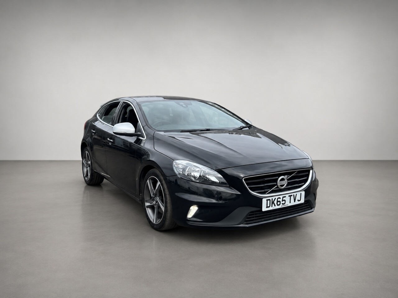 2015 VOLVO V40 for sale