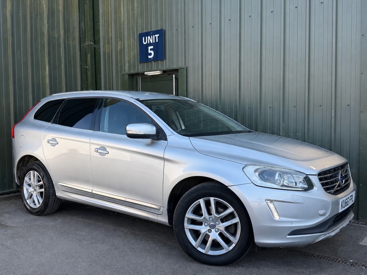 2016 VOLVO XC60 for sale