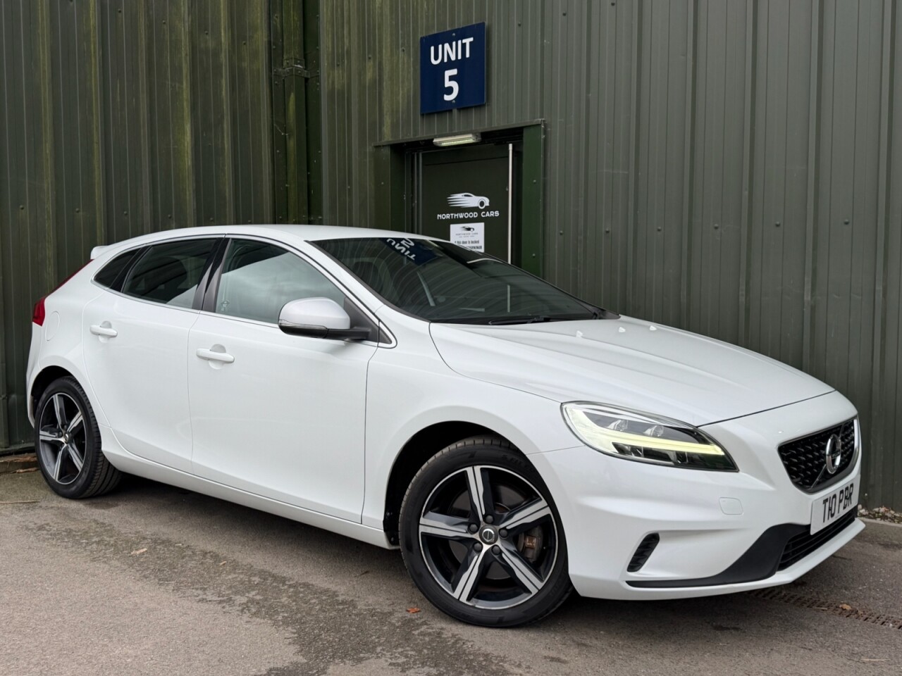 2016 VOLVO V40 for sale
