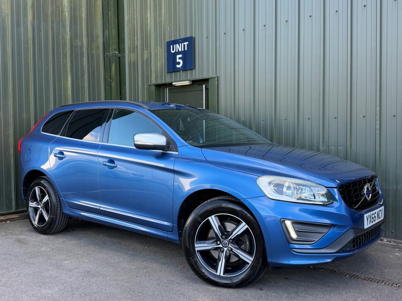 2016 VOLVO XC60 for sale
