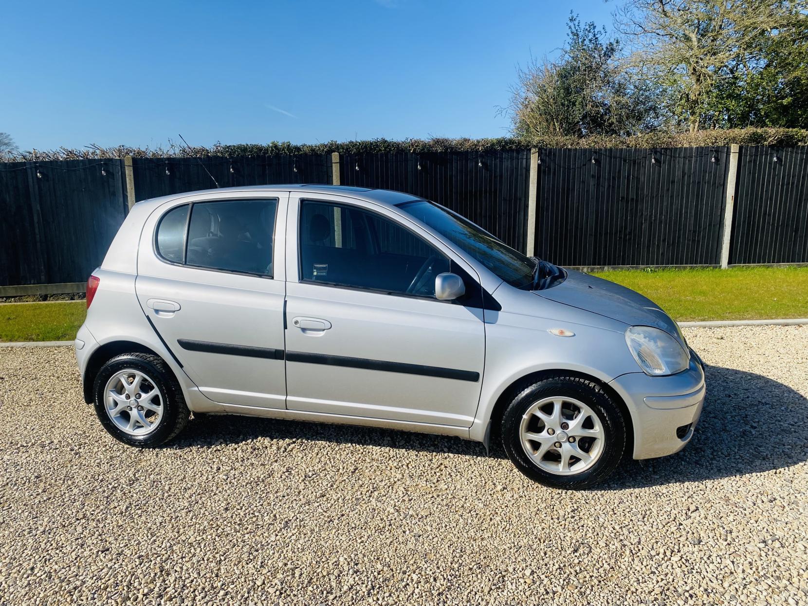 2005 TOYOTA YARIS for sale