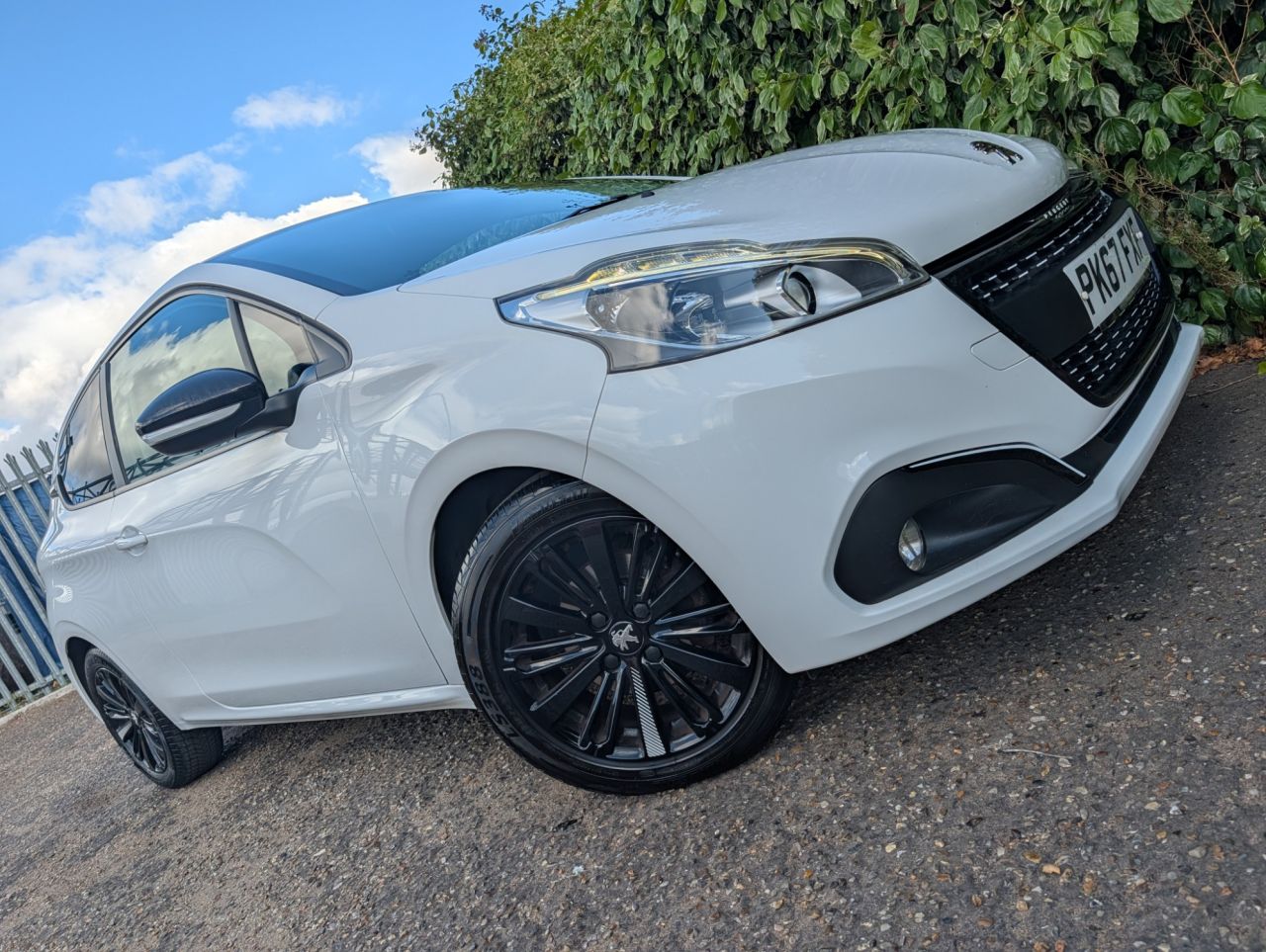 2017 PEUGEOT 208 for sale