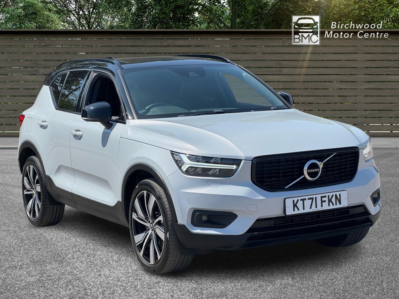 2021 VOLVO XC40 for sale