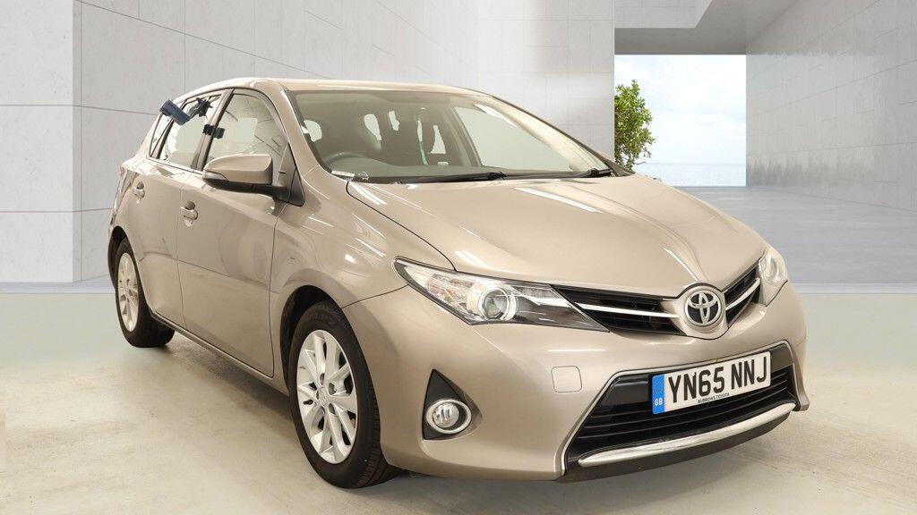 2015 TOYOTA AURIS for sale
