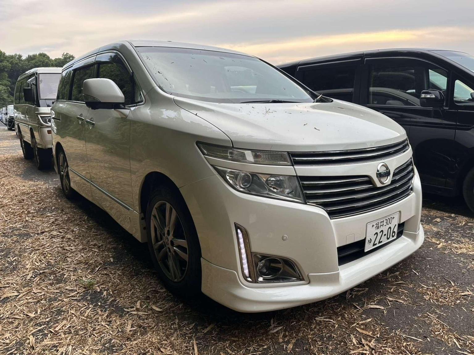 2013 NISSAN ELGRAND for sale