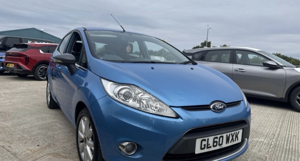 2011 FORD FIESTA for sale