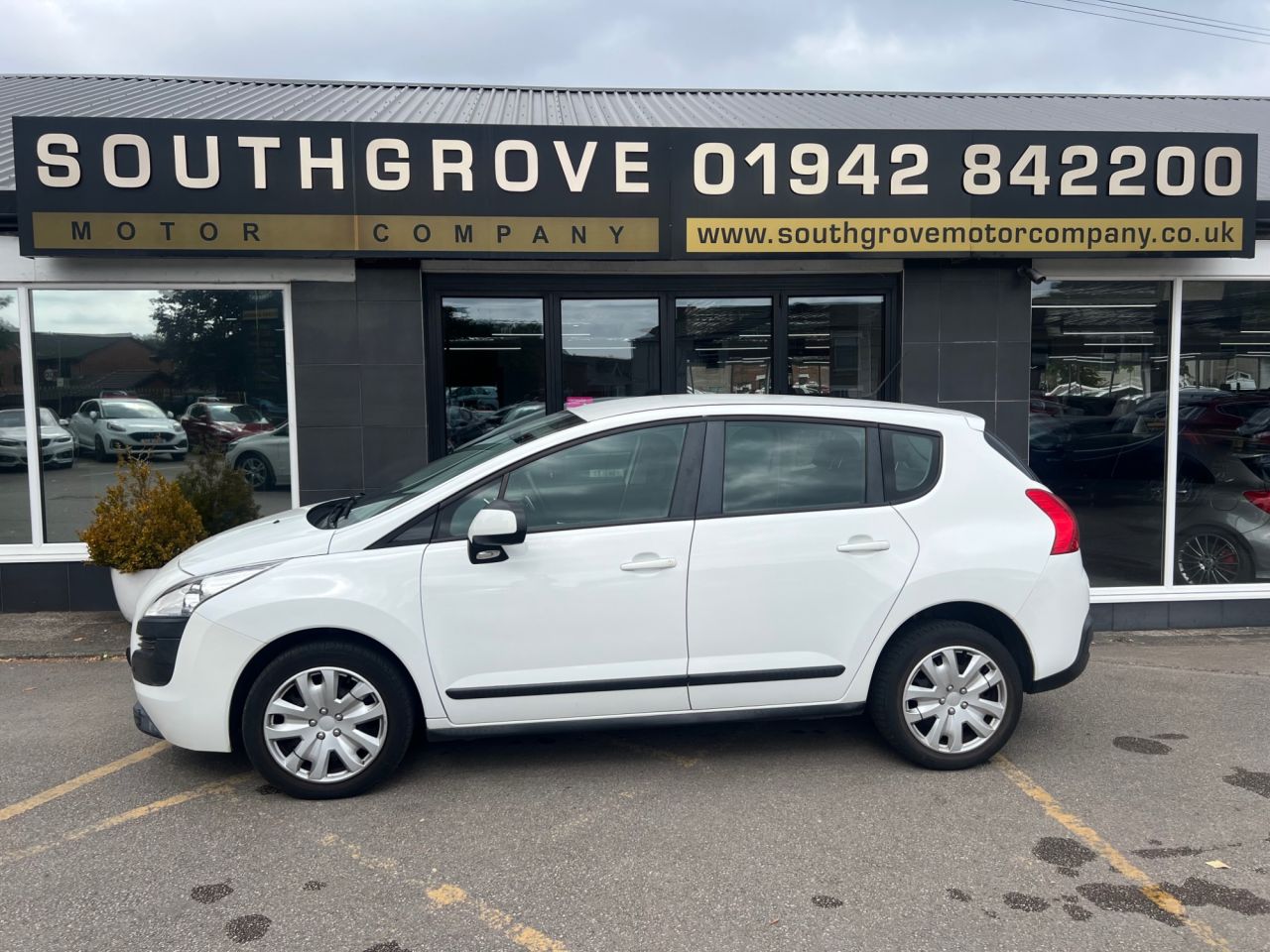 2013 PEUGEOT 3008 for sale