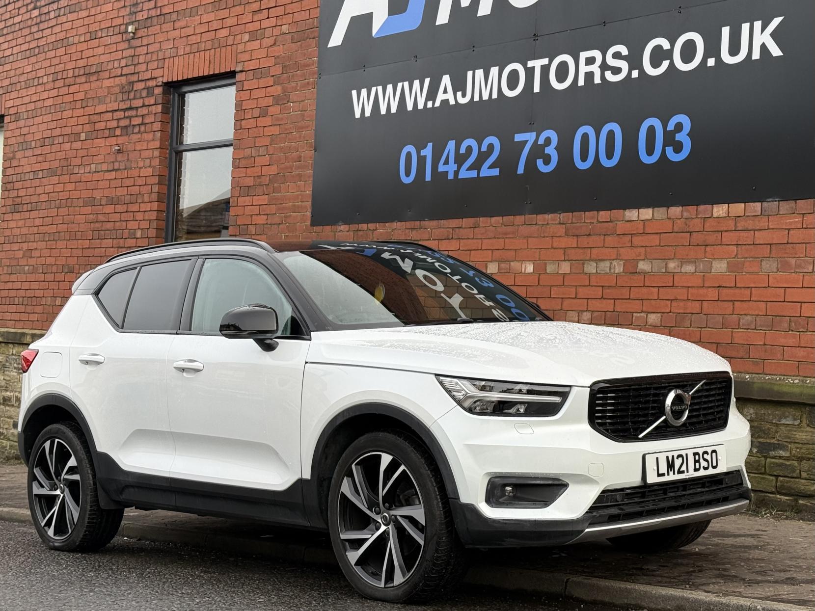 2021 VOLVO XC40 for sale