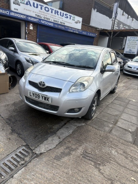 2009 TOYOTA YARIS for sale