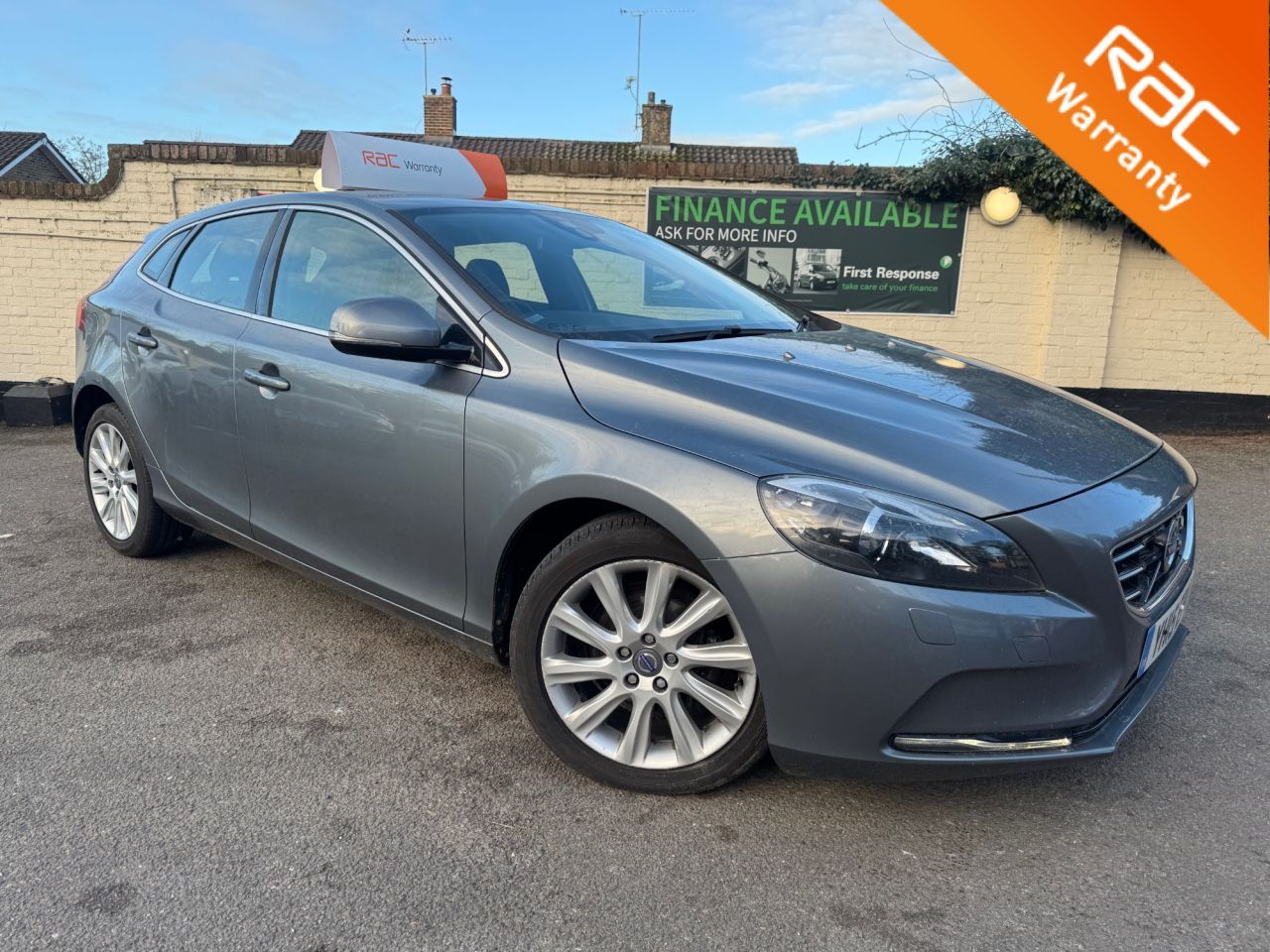 2015 VOLVO V40 for sale