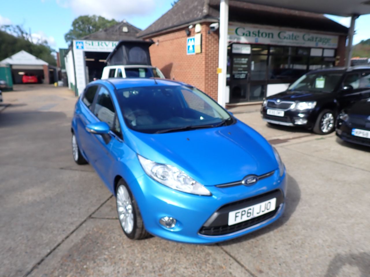 2011 FORD FIESTA for sale