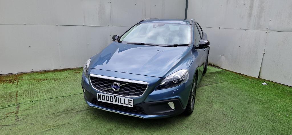 2013 VOLVO V40 for sale