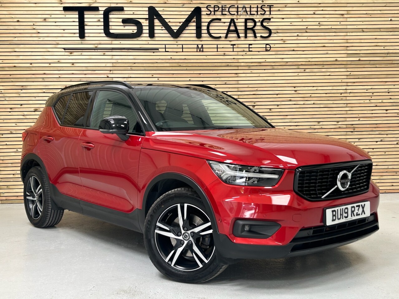 2019 VOLVO XC40 for sale