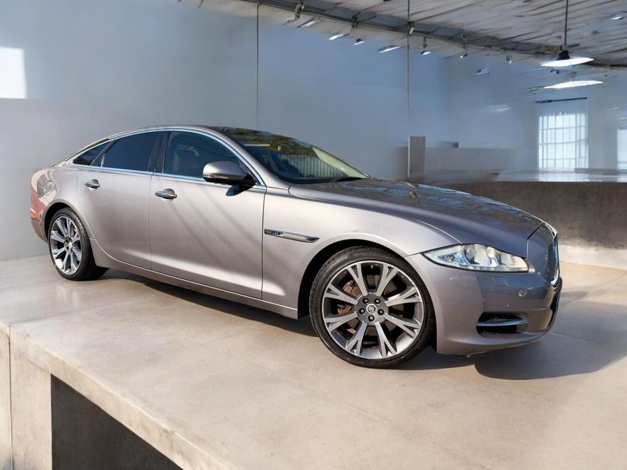 2010 JAGUAR XJ for sale