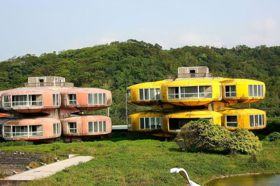 Sanzhi UFO Houses