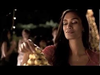 Ferrero Rocher - Share Your Golden Christmas